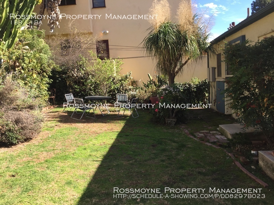 Stunning 1 Bedroom 1 Bath Unit in Desirable Heart of Los Feliz 3421